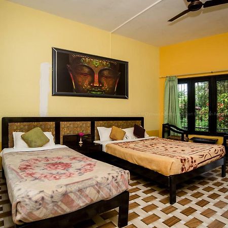 Chitwan Adventure Resort Sauraha Exterior photo