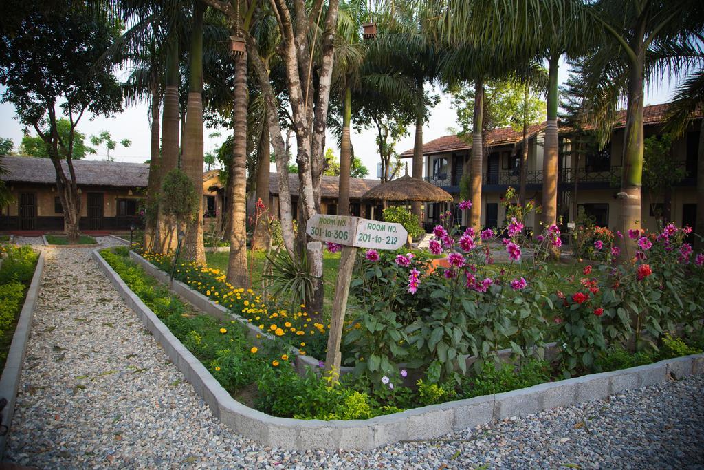 Chitwan Adventure Resort Sauraha Exterior photo
