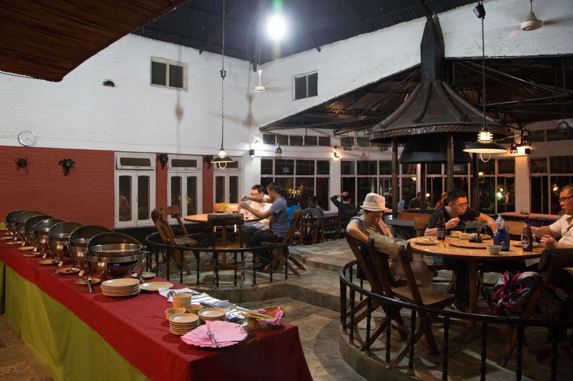 Chitwan Adventure Resort Sauraha Exterior photo